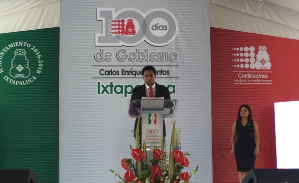 Alcalde de Ixtapaluca rinde informe de primeros 100 días de gobierno