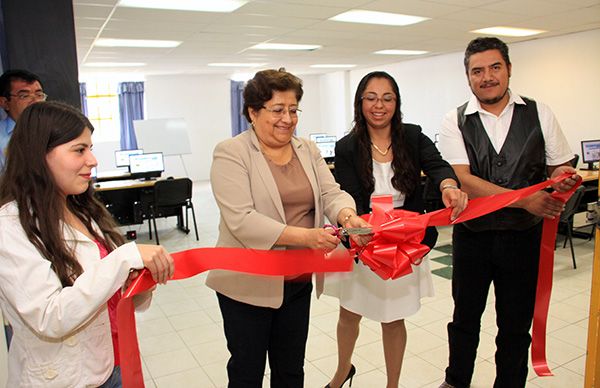 Centro Universitario celebra aniversario con nueva infraestructura