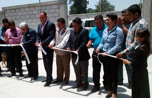 Inauguran barda perimetral en primaria de Santa Anita Huiloac