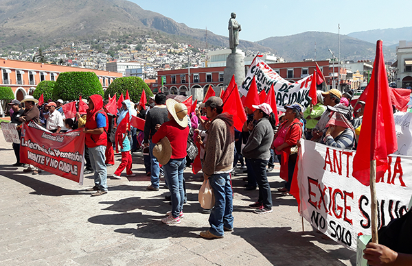 Regresarán antorchistas a la plaza Juárez