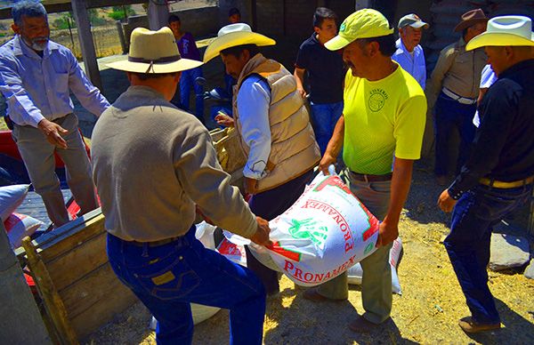 Antorcha apoya a campesinos del Barrio de La Luz en Magu