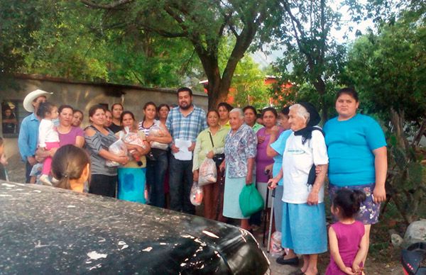 Entrega Antorcha Campesina despensas en Zaragoza