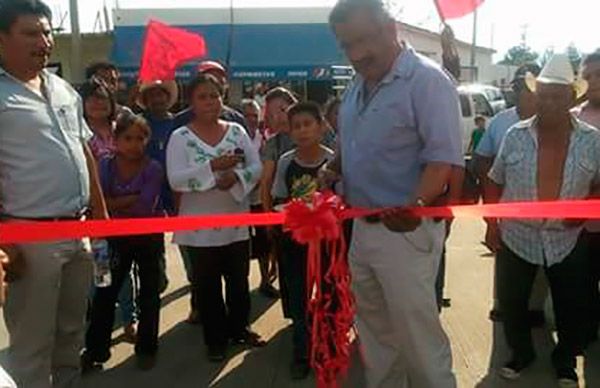 Inauguran pavimentación de calles en Zaachila