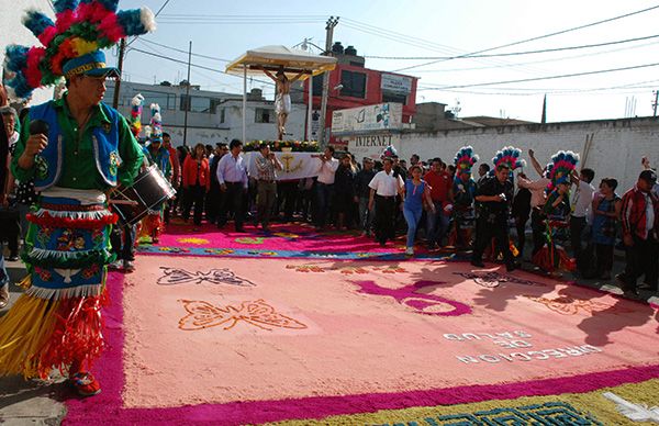 Viva la tradición de tapetes multicolores en la Feria Ixtapaluca 2016