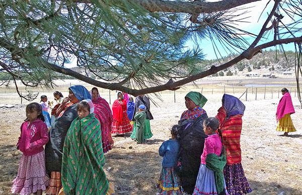 Ofrece Juan Santiago una Alcaldía que intervenga a favor de los campesinos, y contra el coyotaje