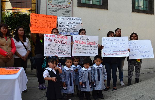 Como protesta, toman clases en explanada de Nicolás Romero