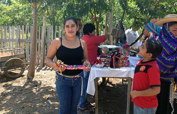 Festeja el  Movimiento Antorchista a madres en su día 