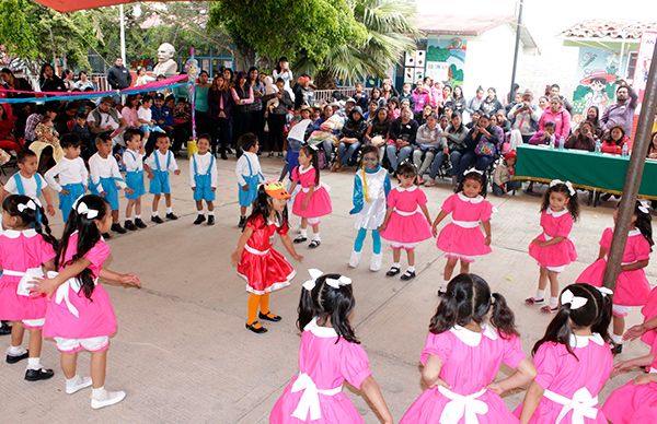 Realizan demostración de rondas infantiles en Chimalhuacán