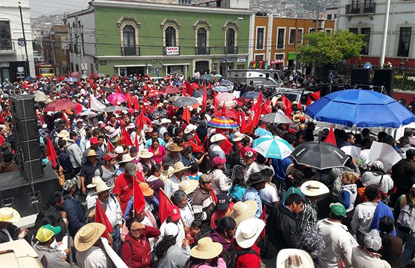 Por la mentira gubernamental, Antorcha instala plantón