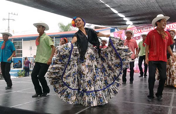 Antorcha festejó a mamás por su día en el municipio de Emiliano Zapata