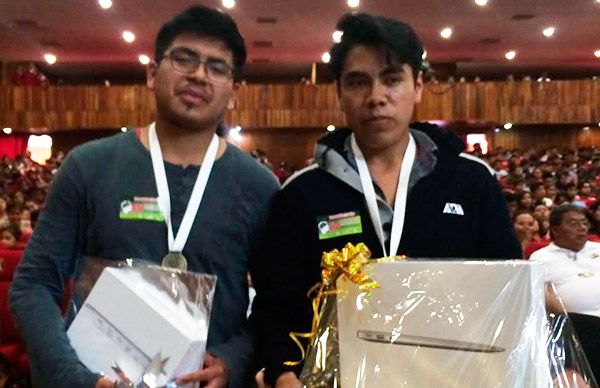 Primer y segundo lugar obtiene  la CDMX en IV Espartaqueada Nacional de Matemáticas 2016