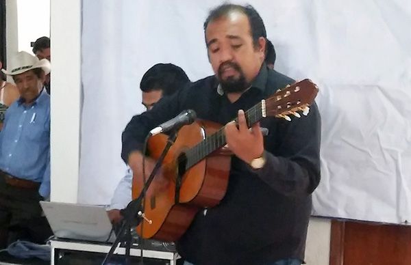 Atlacomulquenses demuestran su talento en el concurso de canto