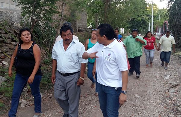 Se compromete el Ayuntamiento de Campeche a brindar servicios básicos en Chiná