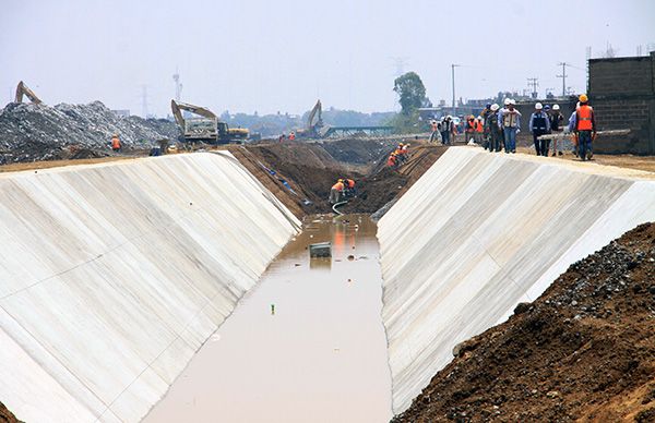 Contingencia por altos niveles en canal de aguas negras