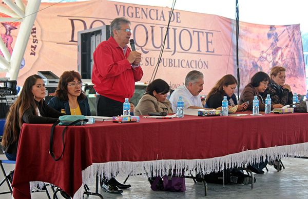 Antorcha imparte conferencia regional: La vigencia de Don Quijote a 410 años de su publicación