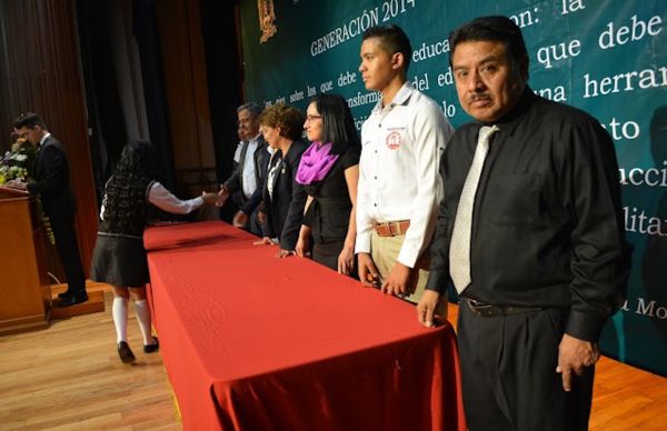 Instituto Ponciano Arriaga despide a los alumnos de  la generación 2014-2016.