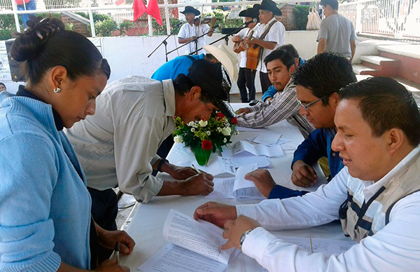 Materializa Antorcha anhelo de vivienda a familias de la región Otomí Tepehua