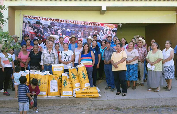 Benefician a pequeños productores de Amatitán con insumo agrícola