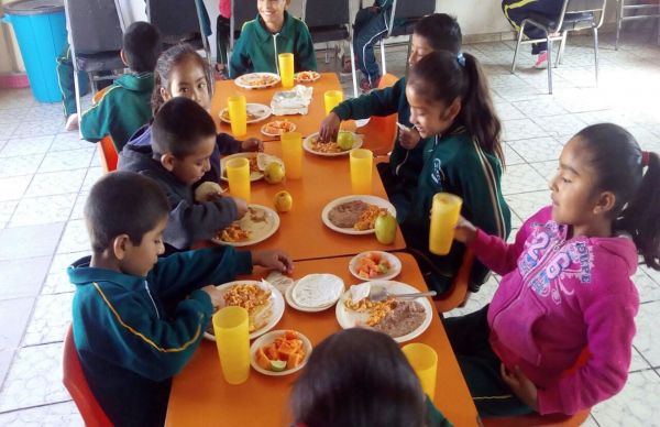 Niños y adultos mejor alimentados en Armadillo de los Infante.