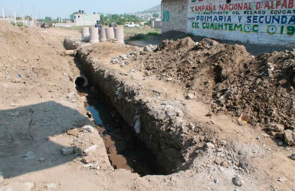 Gobierno de La Paz pretende cancelar obra de drenaje para familias humildes