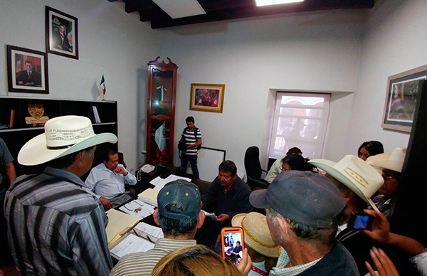 Marchan antorchistas de Fresnillo; luchan para que gobierno municipal los incluya en programas sociales