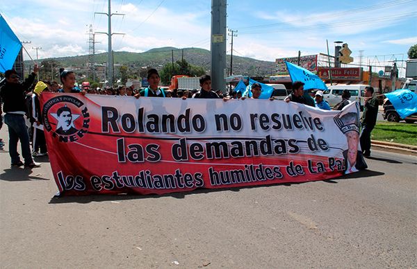 Política de alcalde priista de La Paz ocasiona inconformidad de estudiantes