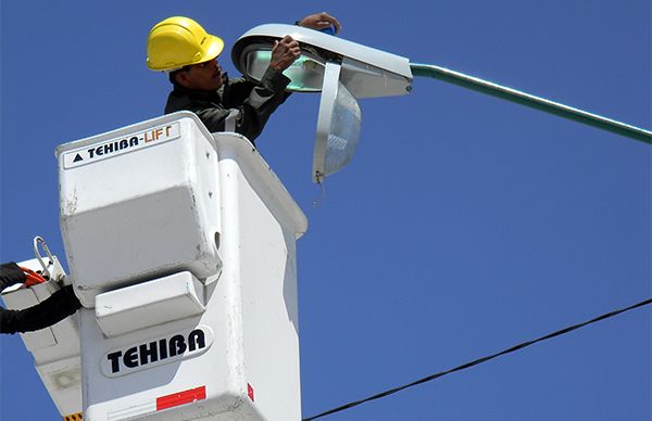 Iluminan municipio para inhibir inseguridad