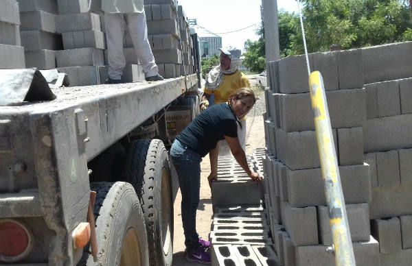 Los Diputados Federales Antorchistas traen a Sinaloa un millón 120 mil pesos para construcción vivienda