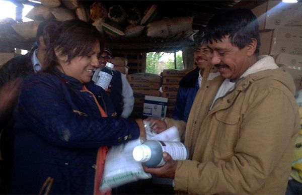 Antorcha entrega herbicida y bombas aspersoras a campesinos de Joquicingo   