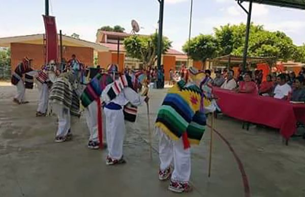 Celebran la unidad, fraternidad y lucha en Nuevo Mezcalapa