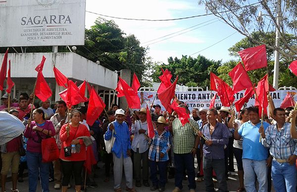 Con protesta en delegación estatal de la Sagarpa, Guerrero participa en lucha nacional