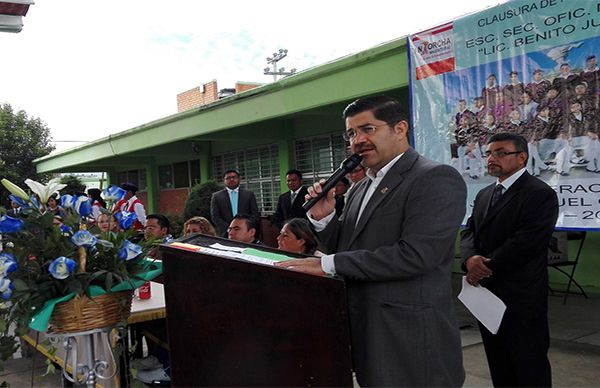 Alumnos texcocanos reciben obras escolares y computadoras, gestión del Movimiento Antorchista