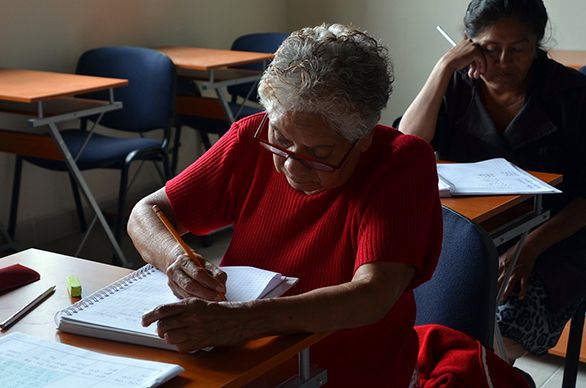 Continúa Antorcha programa de alfabetización