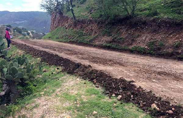 Ayuntamiento de Tlapa rehabilita acceso a tres colonias