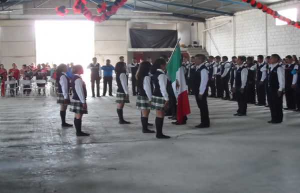 Egresa primera generación del CECyTE de Santo Domingo