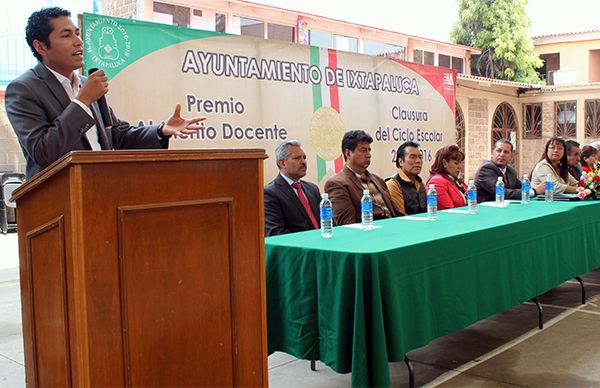 Incentivan a maestras y maestros de excelencia