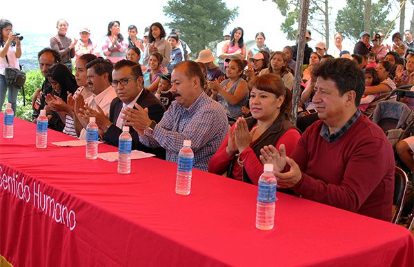 Con la electrificación se regularizan familias en este servicio