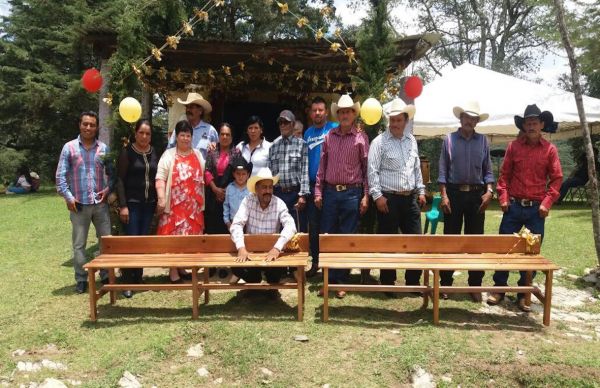 Entrega municipio de Armadillo de los Infante donativos a Iglesia