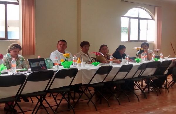 Inapam presenta el taller de capacitación para representantes municipales.