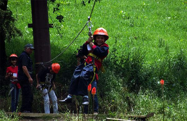 Pequeños se divierten y conocen parque Ecoturístico ávila Camacho