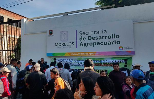 Instalan campesinos molestos plantón en Sedagro de Morelos