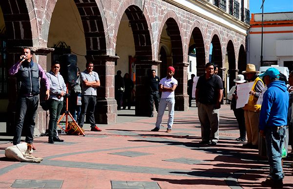 Pobladores protestan contra edil de Tenango