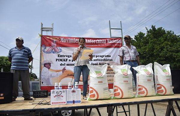 Lleva Antorcha insumos productivos a campesinos de José Azueta