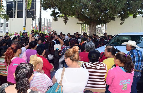 Protestan en alcaldía de Durango por falta de compromiso de Carlos Contreras