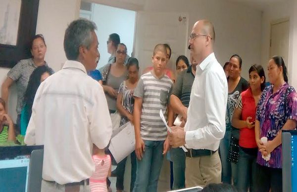 Padres de familia piden a titular de SEPyC escuelas de calidad