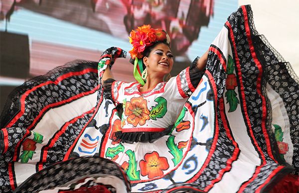 Ballet Nacional Antorchista se presenta en La Paz 