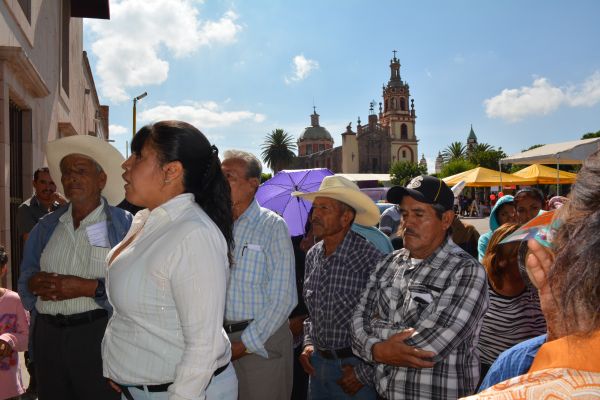 Alcalde continúa sin atender a soledenses.