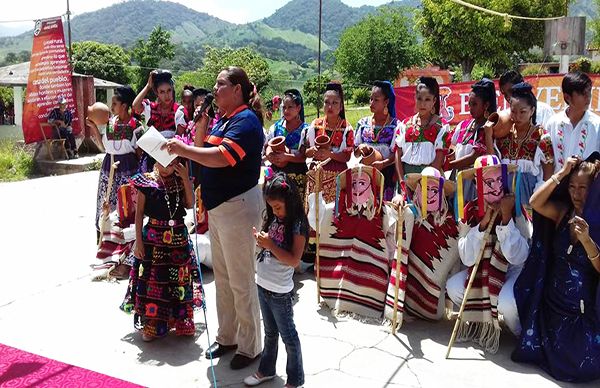 Comunidad de Bonfil celebra Unión, Fraternidad y Lucha