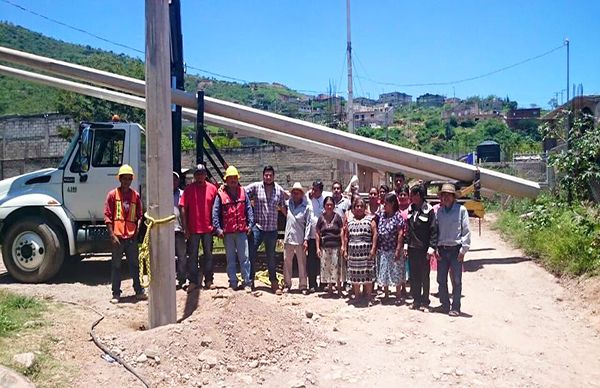 Inicia ampliación de energía eléctrica en la colonia Renacimiento de Tlapa