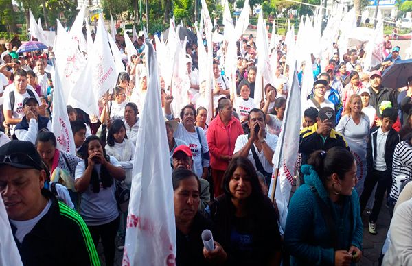  Cientos de antorchistas de Tláhuac se manifiestan en la delegación; exigen cumplimiento a compromisos de obras y servicios